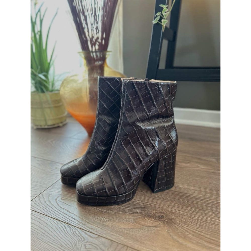 SCHUTZ Brown Croc-Embossed Ankle Boots